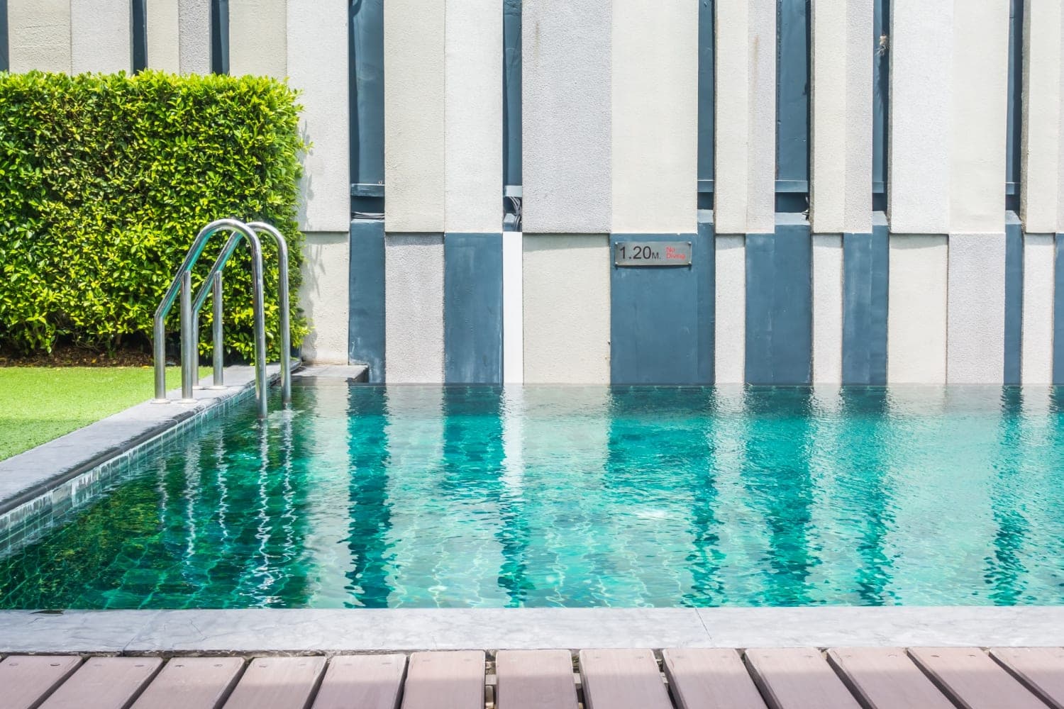 Resort style pool in Pinellas County