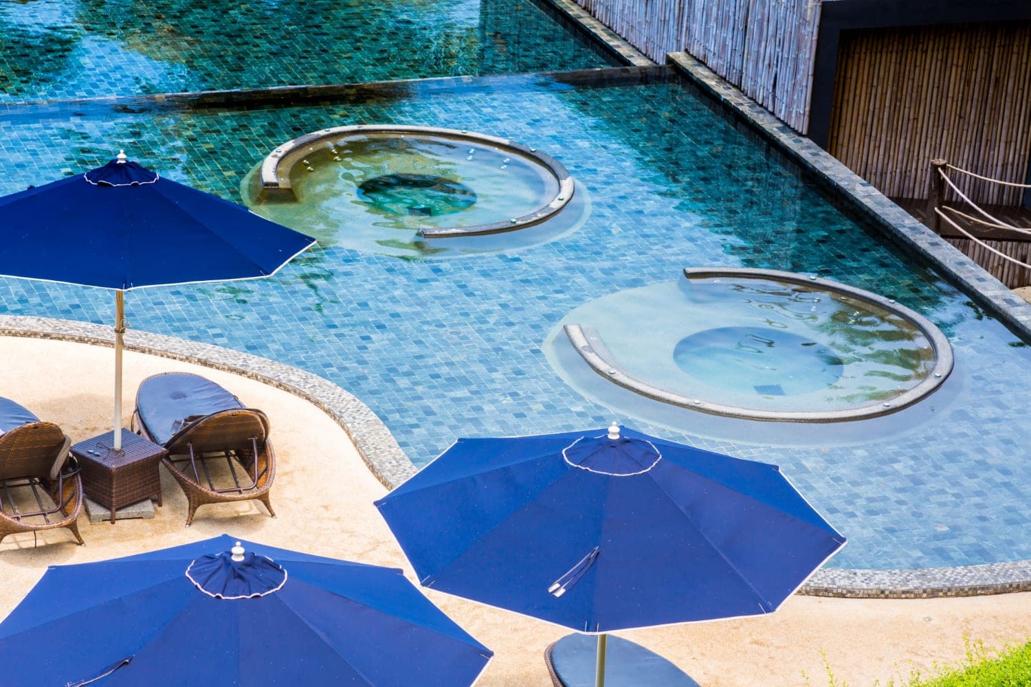 Backyard pool and outdoor living space in Pinellas County